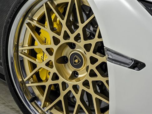 Used 2024 Lamborghini Revuelto AWD/4WD image 9