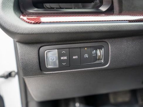 Used 2024 Chevrolet Traverse Z71 w/ Enhanced Driving Package AWD/4WD image 22
