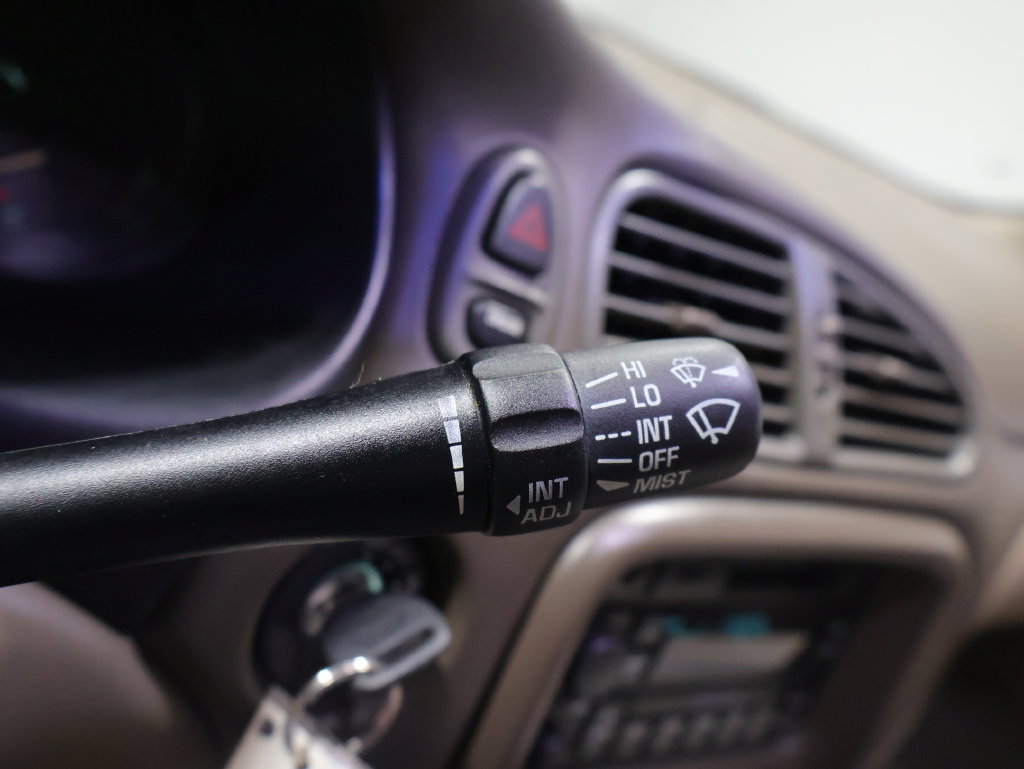 Used 2000 Oldsmobile Intrigue GL FWD image 31