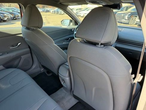 Certified 2025 Hyundai Elantra Sport image 27