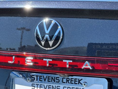 Used 2025 Volkswagen Jetta SE image 47