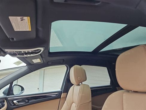 New 2026 Porsche Macan image 12