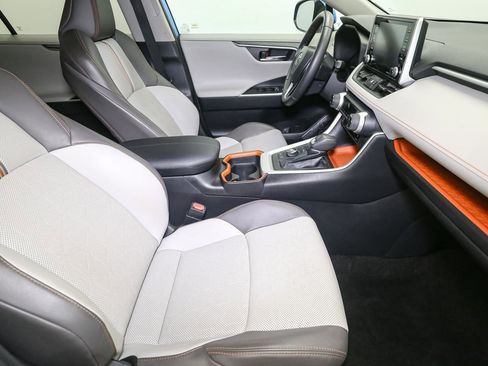 Used 2019 Toyota RAV4 Adventure w/ Cold Weather Package AWD/4WD image 17