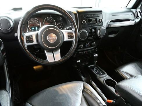 Used 2017 Jeep Wrangler Unlimited Sport image 4