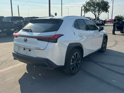 Used 2021 Lexus UX 250h AWD/4WD image 3