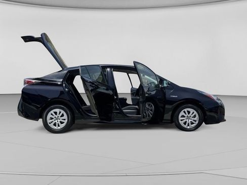 Used 2018 Toyota Prius One w/ Carpet Mat Package FWD image 32