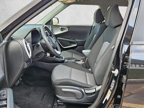 Used 2024 Kia Soul LX w/ Option Group 015 image 16