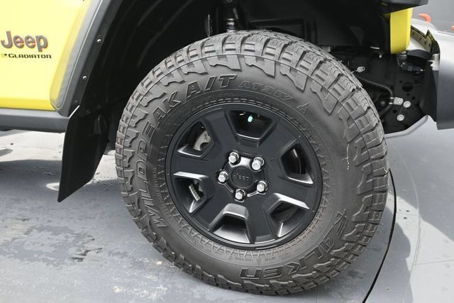 Used 2023 Jeep Gladiator Mojave AWD/4WD image 37
