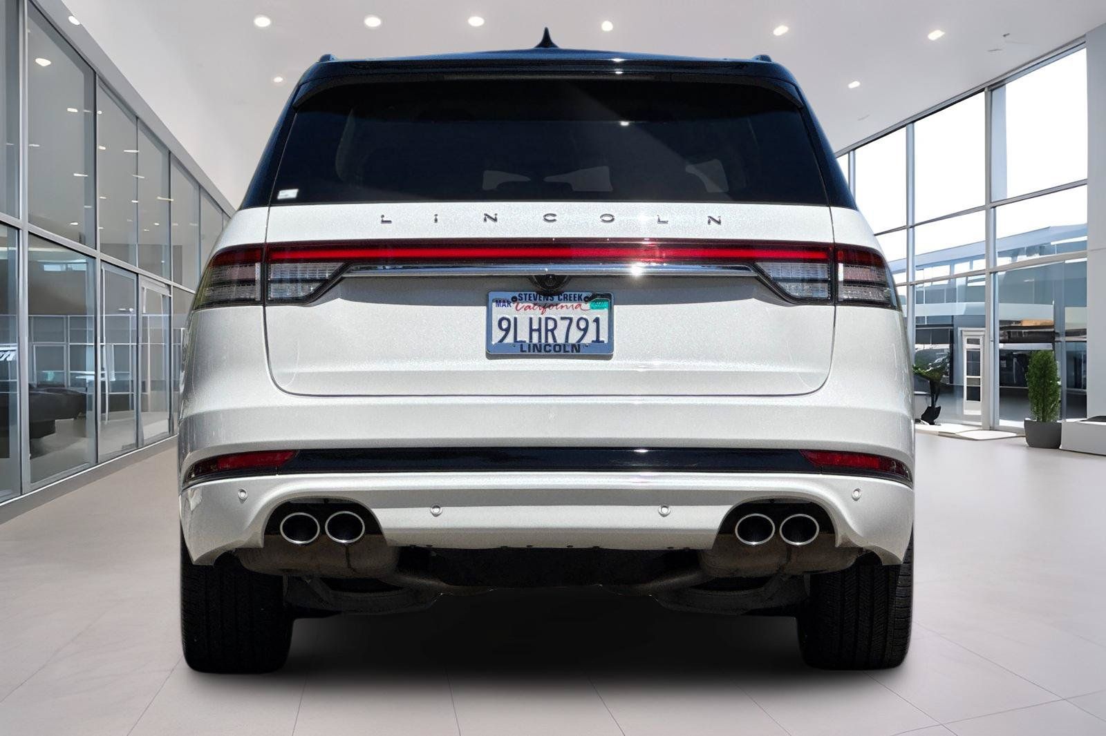 Certified 2023 Lincoln Aviator Black Label AWD/4WD image 5