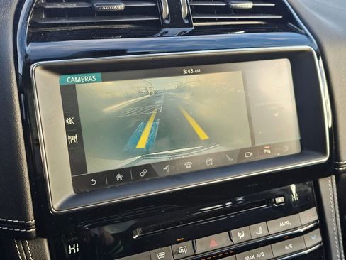 Used 2018 Jaguar F-PACE S image 37