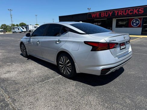 Used 2023 Nissan Altima 2.5 SV FWD image 6