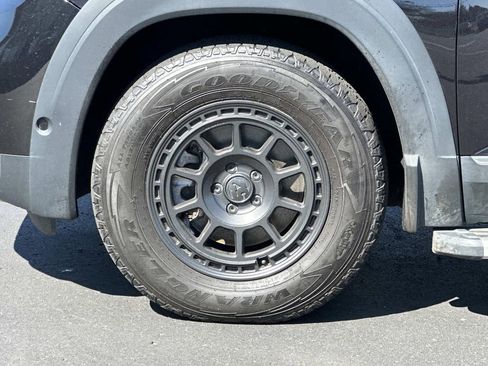 Used 2021 Volkswagen Atlas SEL AWD/4WD image 9