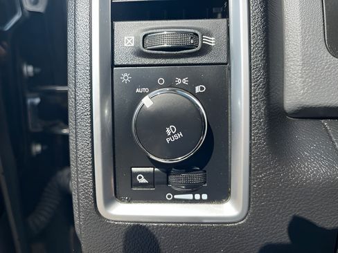 Used 2019 RAM 1500 Big Horn RWD image 20