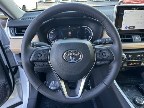 Certified 2025 Toyota RAV4 XLE image 18