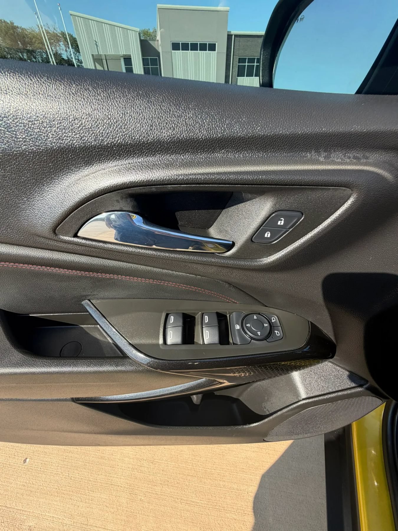 Used 2024 Chevrolet Trax RS w/ Driver Confidence Package FWD image 38