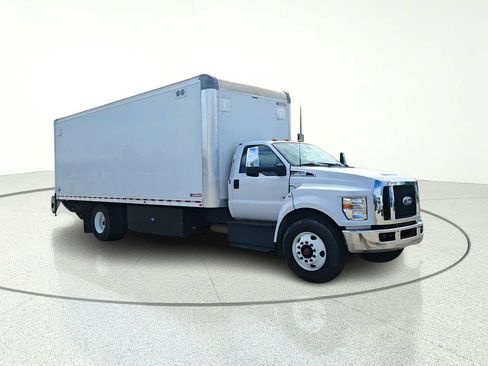 Used 2023 Ford F650 2WD Regular Cab Super Duty image 2