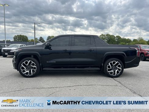 New 2024 Chevrolet Silverado EV RST image 4
