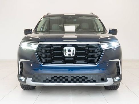 Used 2025 Honda Pilot Elite image 7
