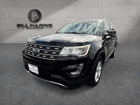 Used 2016 Ford Explorer XLT w/ Equipment Group 202A AWD/4WD image 1