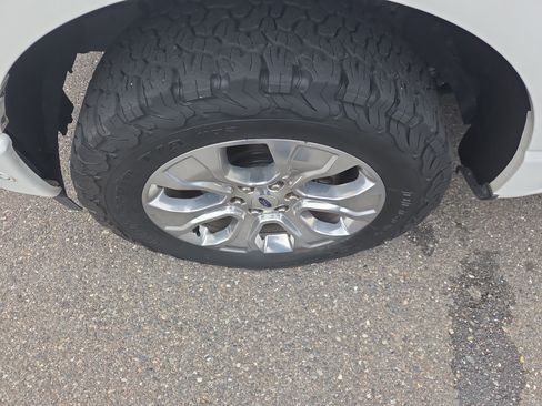 Used 2022 Ford F150 Platinum AWD/4WD image 9