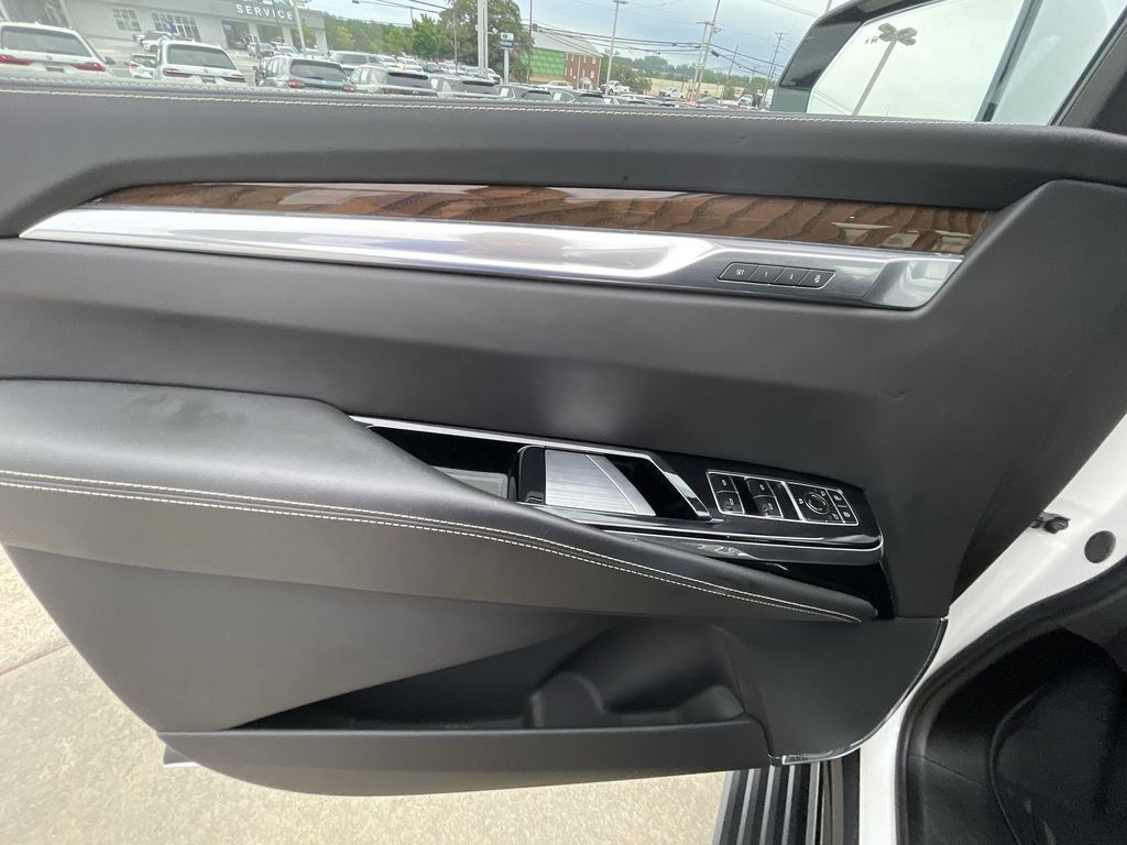Used 2025 Cadillac Escalade Sport Platinum w/ LPO, ONYX Package AWD/4WD image 21