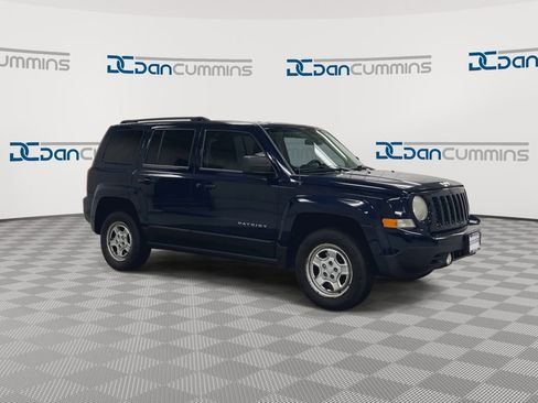 Used 2014 Jeep Patriot Sport w/ Power Value Group AWD/4WD image 2