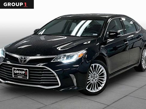 Used 2017 Toyota Avalon Limited FWD image 1