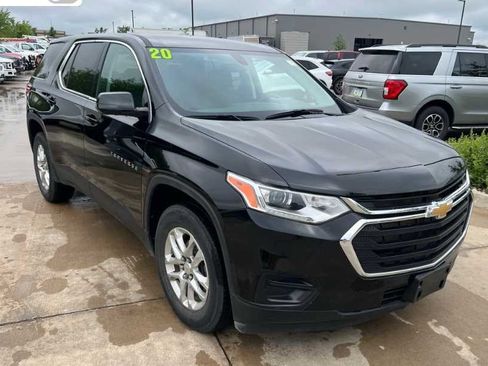 Used 2020 Chevrolet Traverse LS FWD image 3