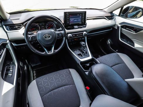 Used 2020 Toyota RAV4 XLE w/ XLE Grade Weather Package AWD/4WD image 25