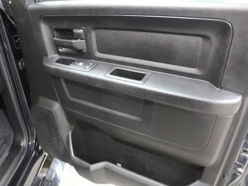 Used 2018 RAM 2500 Tradesman w/ Chrome Appearance Group image 21