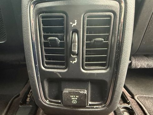 Used 2017 Jeep Grand Cherokee Laredo image 28