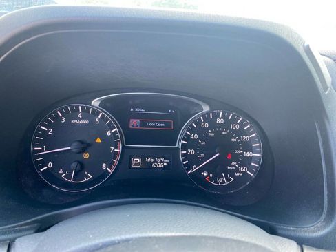 Used 2014 Nissan Pathfinder S image 8