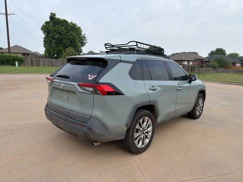 Used 2021 Toyota RAV4 XLE Premium FWD image 5