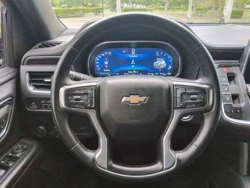 Used 2023 Chevrolet Suburban LT w/ Luxury Package image 6