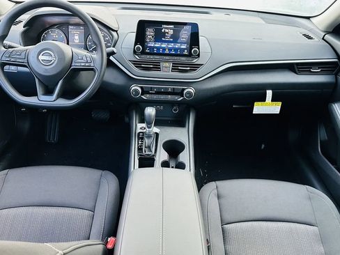 Certified 2025 Nissan Altima 2.5 S image 12