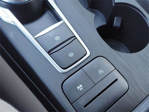 Certified 2020 Ford Escape SE image 24