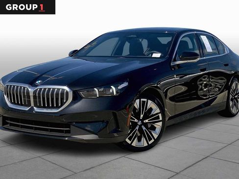 Used 2026 BMW 530i image 1