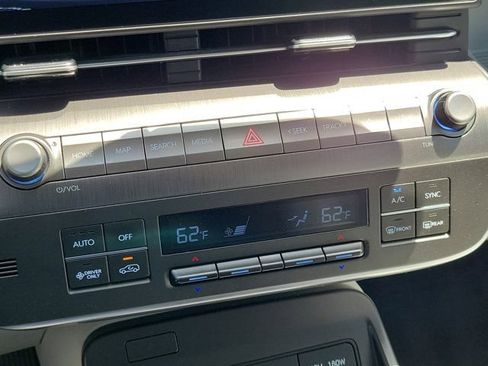 Used 2024 Hyundai Kona SEL FWD image 27