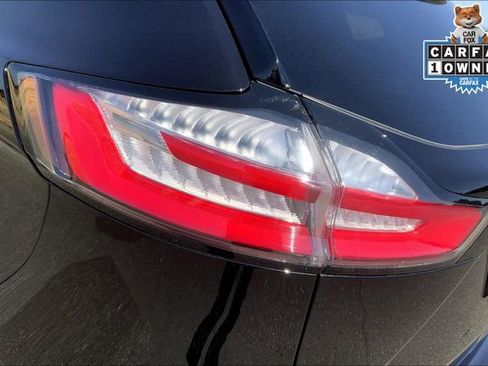 Used 2022 Ford Edge ST image 28