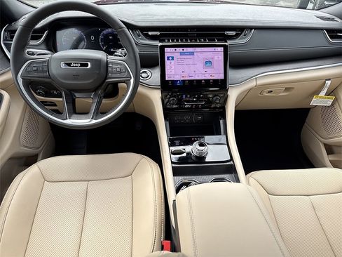 New 2025 Jeep Grand Cherokee L Limited image 5