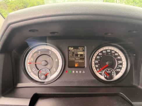 Used 2015 RAM 2500 Tradesman w/ Chrome Appearance Group AWD/4WD image 9