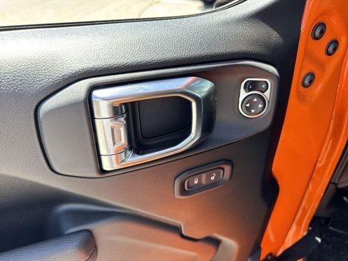 New 2025 Jeep Wrangler Unlimited Rubicon w/ Steel Bumper Group image 18