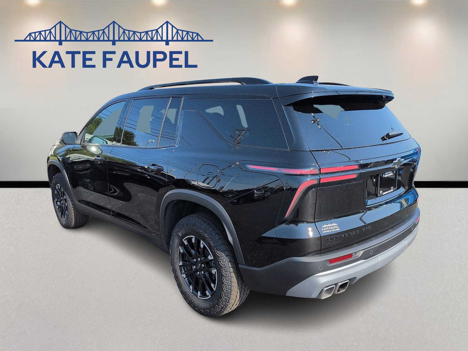 Used 2026 Chevrolet Traverse Z71 w/ LPO, Floor Liner Package AWD/4WD image 5