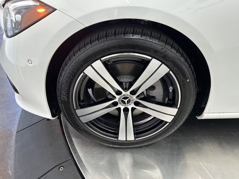 Used 2025 Mercedes-Benz C 300 Sedan image 31