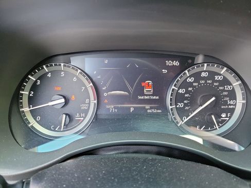 Used 2021 Toyota Highlander Platinum image 32