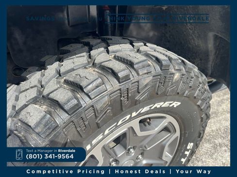 Used 2017 Jeep Wrangler Rubicon w/ Power Convenience Group image 25