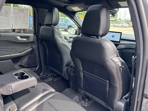 Used 2024 Ford Escape ST-Line w/ Tech Pack #1 AWD/4WD image 18