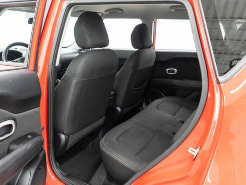 Used 2016 Kia Soul + image 23