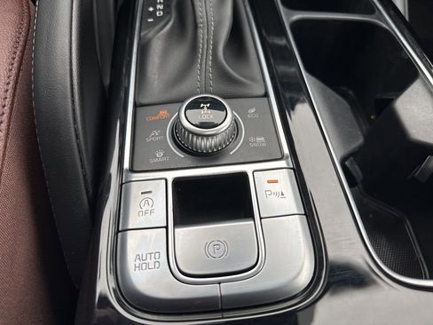 Used 2023 Kia Telluride EX w/ EX Captain's Chair Package image 24