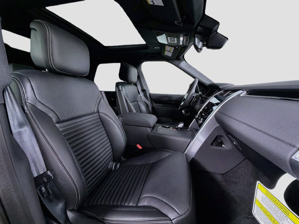 New 2026 Land Rover Discovery S AWD/4WD image 30